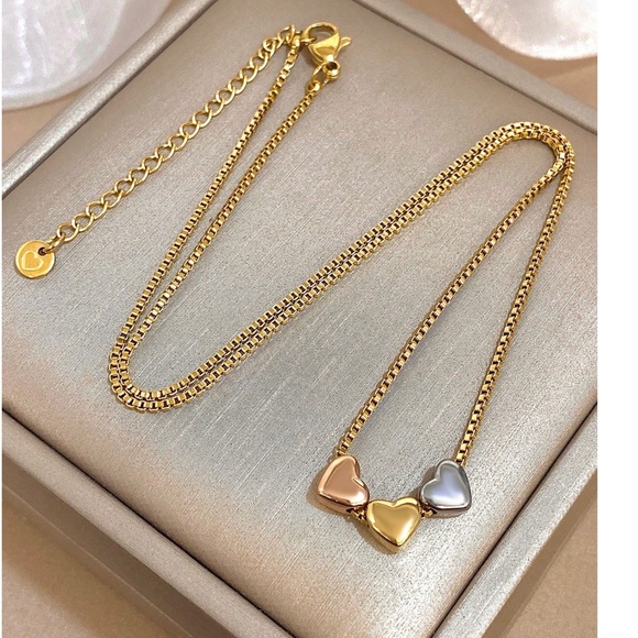 Luxe Tri color Stainless Steel Heart Adjustable Chain necklace - Picture 1 of 3